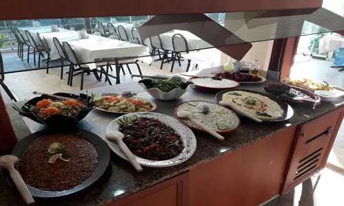 هتل مینای پلاس کوش آداسی